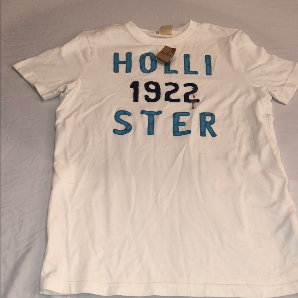 Cream/white Hollister t-shirt